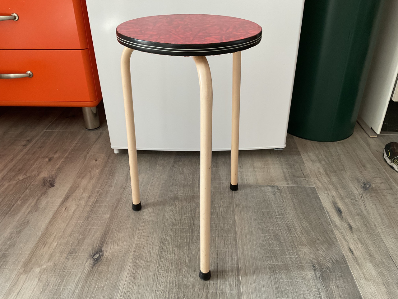 Formica rode kruk met bies vintage