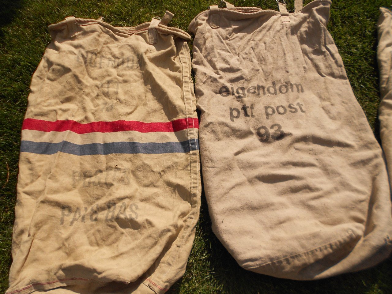 Vijf vintage ptt postzakken