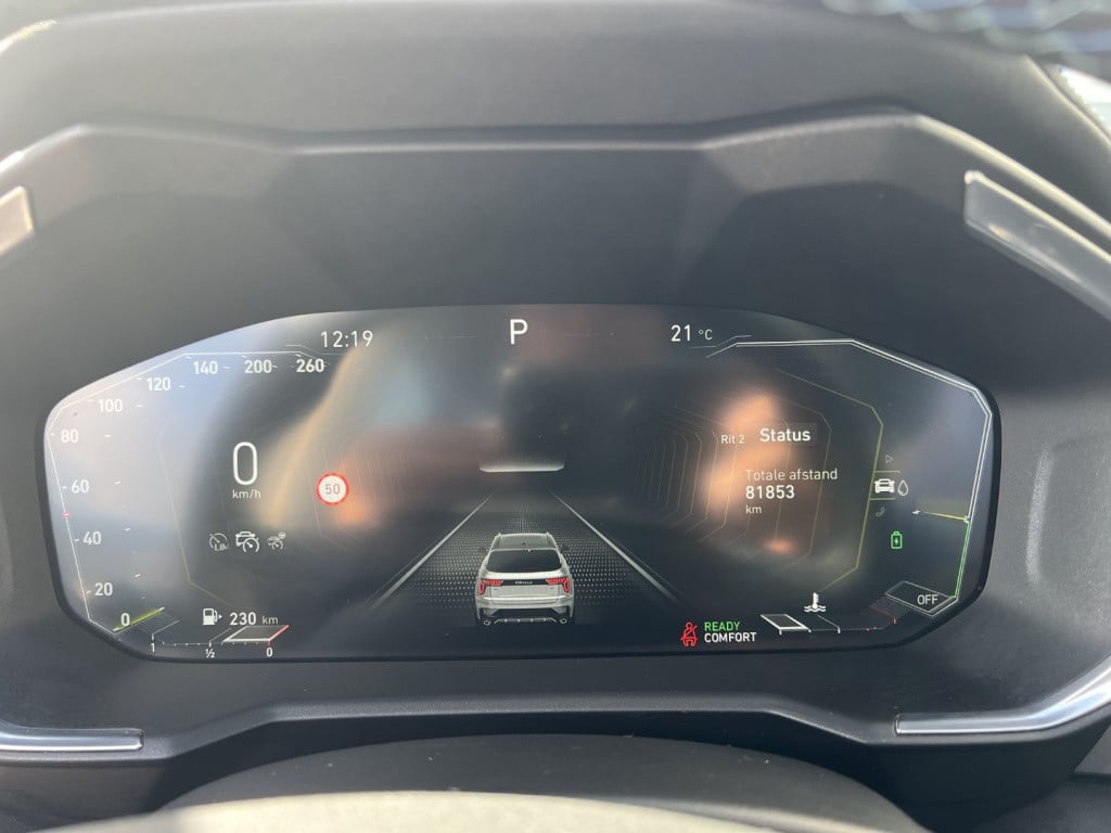 Lynk & Co 01 1.5td 142pk hev , panodak , navigatie , car play