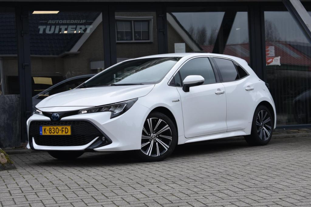 Toyota Corolla 1.8 hybrid dynamic | camera | apple carplay | android auto |