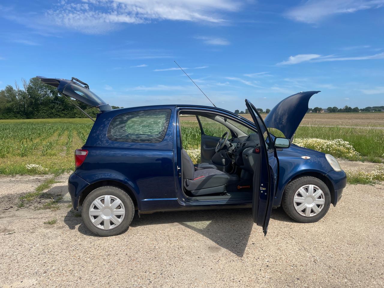 Toyota Yaris 1.0 16V Vvti 3DR 2001 Blauw