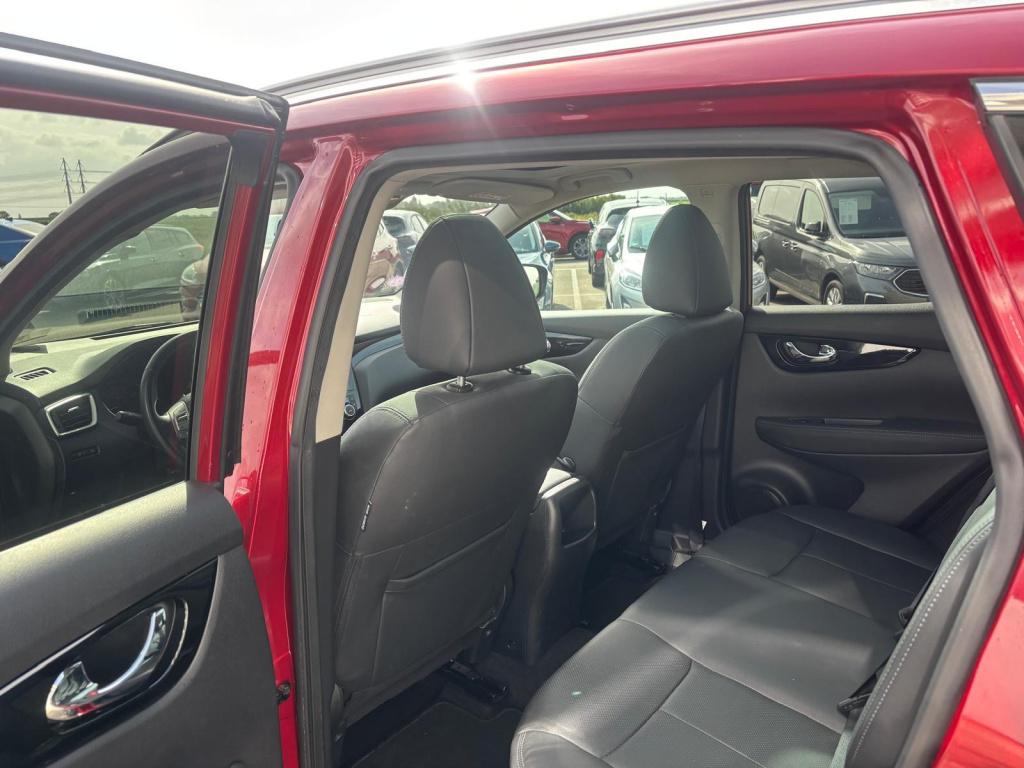 Nissan Qashqai 1.6 tekna panoramadak | stoelverwaming | navigatie | cruisec