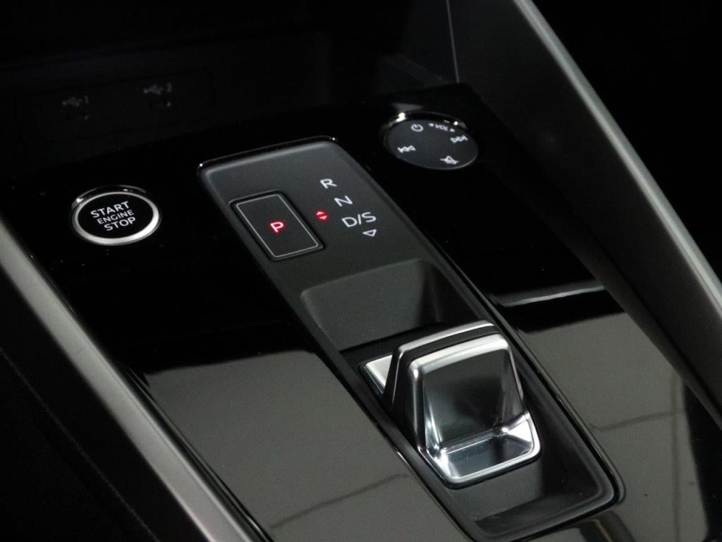 Audi A3 35 tfsi 150pk s tronic s line edition