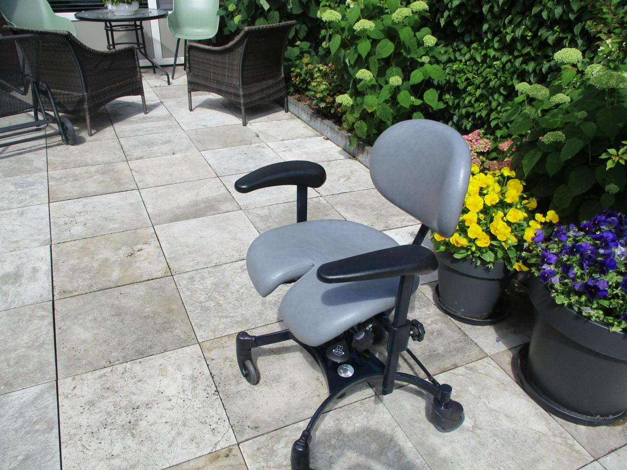 Zgan Vela Tango Trippelstoel op gasveer en met remmen op de wielen