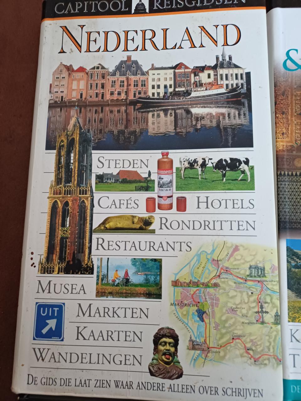 Capitool reisgidsen 4 keer