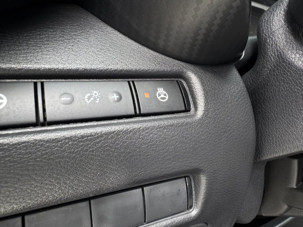 Nissan Juke 1.6 hybrid tekna full options!