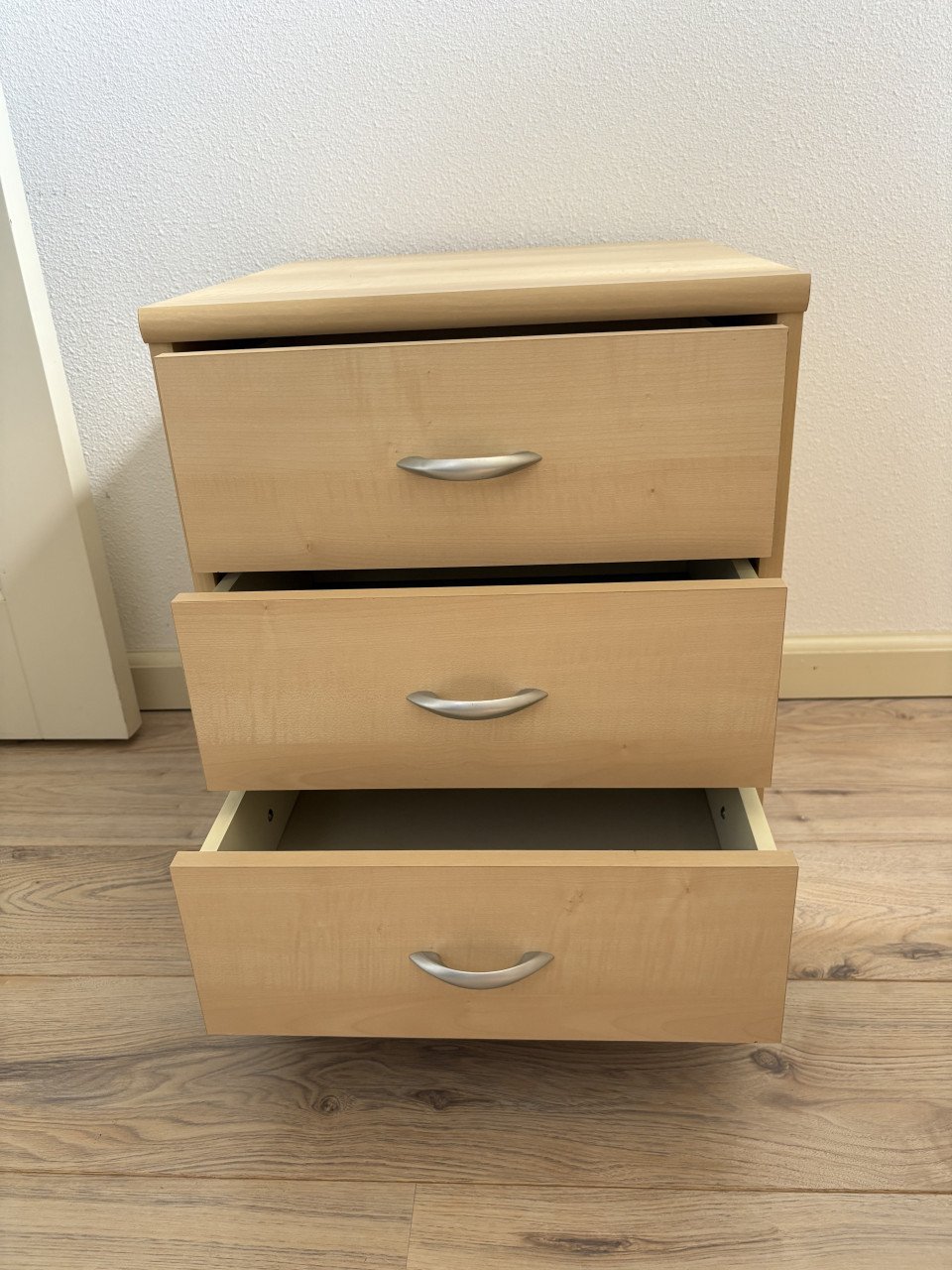 Kastje met 3 lades