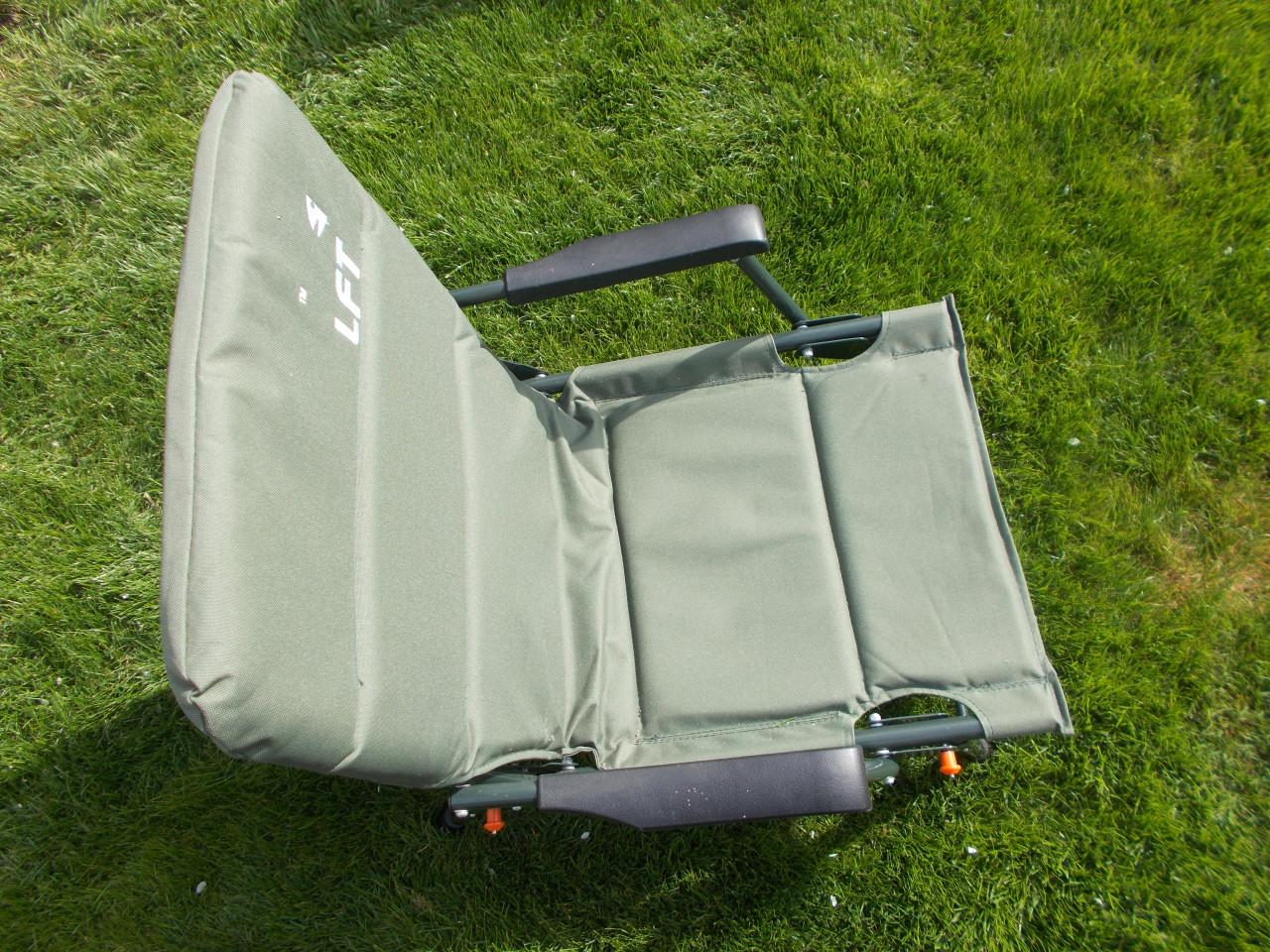 Visstoel . de poten zijn in hoogte te verstellen