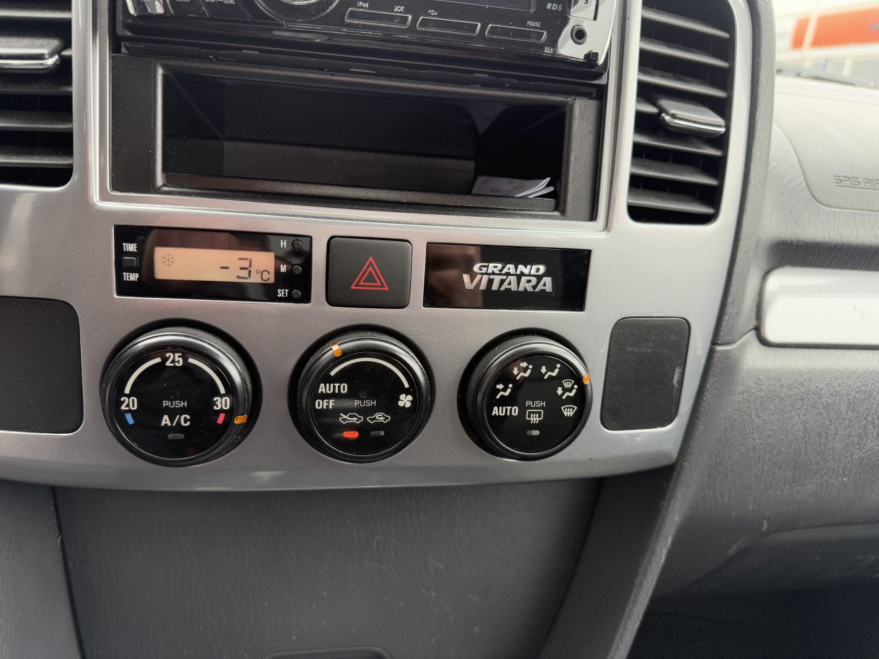 Suzuki Grand Vitara - 2.0 Metal Top