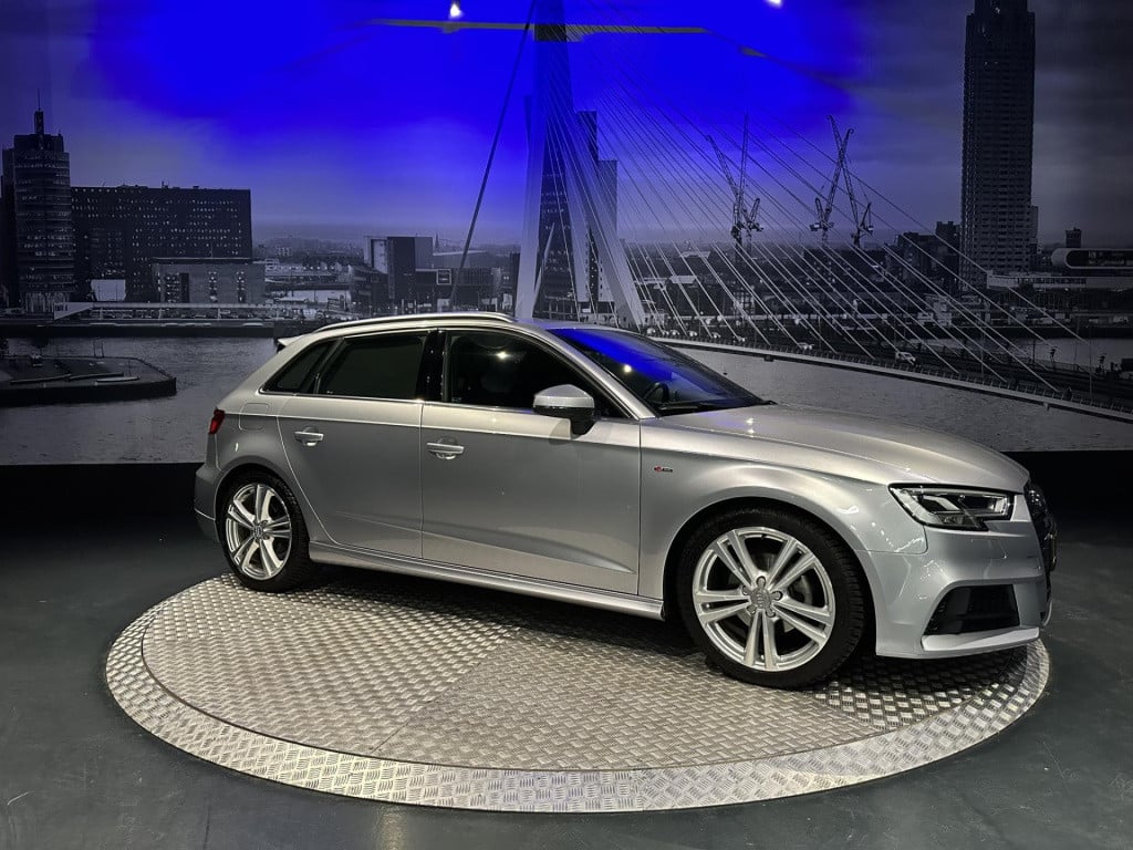 Audi A3 sportback 1.5 tfsi cod sport s line edition *origineel nl*