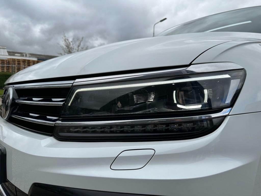 Volkswagen Tiguan 1.4 tsi act connected series r-line panoramadak trekhaak 