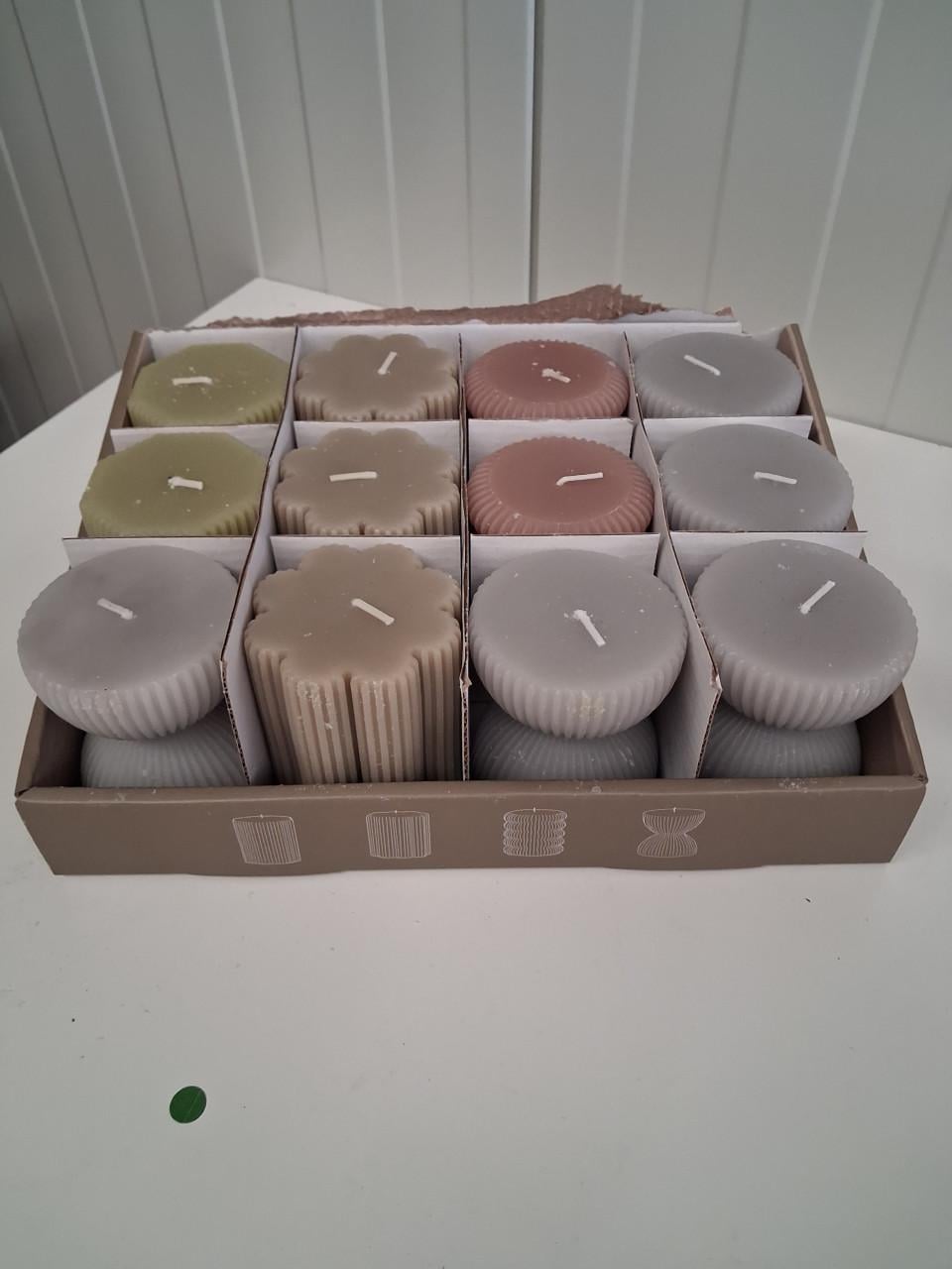 Partij 36 nieuwe decoratieve kaarsen – 3 displays