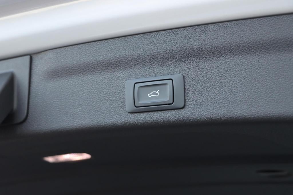 Audi A6 avant 55 tfsi e quattro s edition competition 367pk