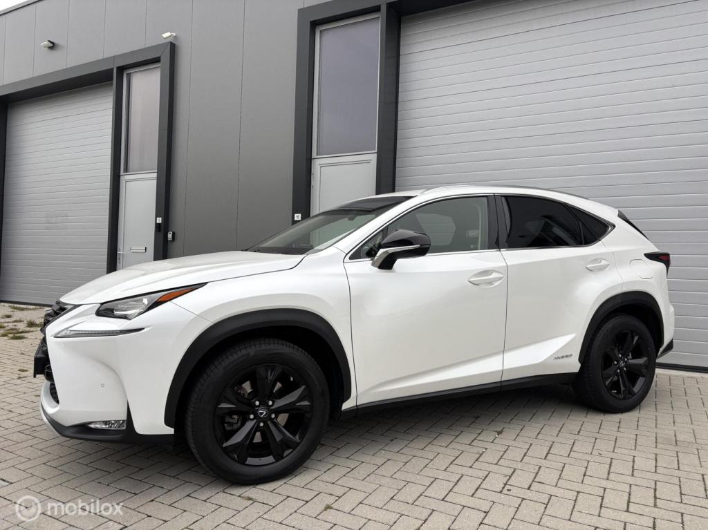 Lexus Nx 300h awd luxury line