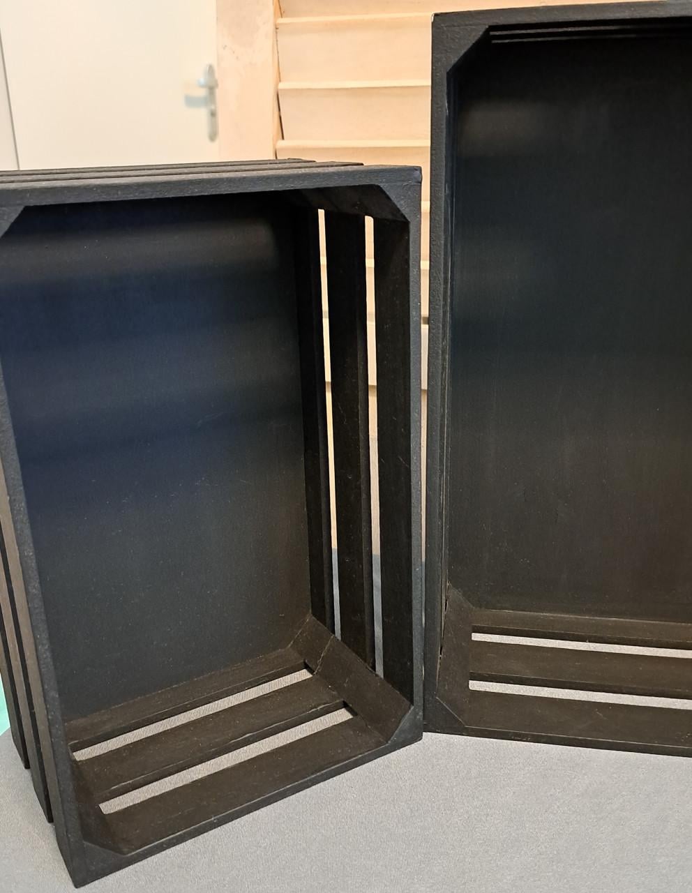 5 mooie zwarte houten kratjes