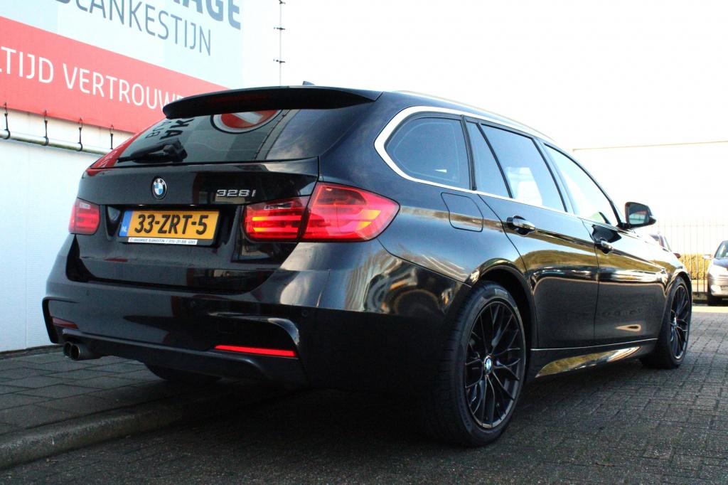 BMW 3-serie touring 328i high executive full options