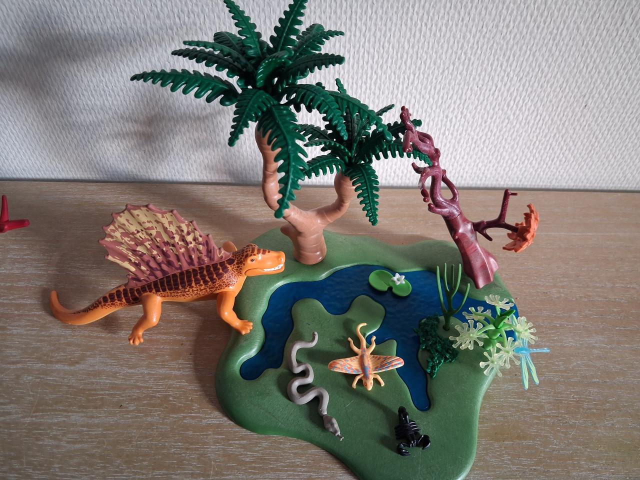 Playmobil dimetrodon met slang en libelle setnr 5235
