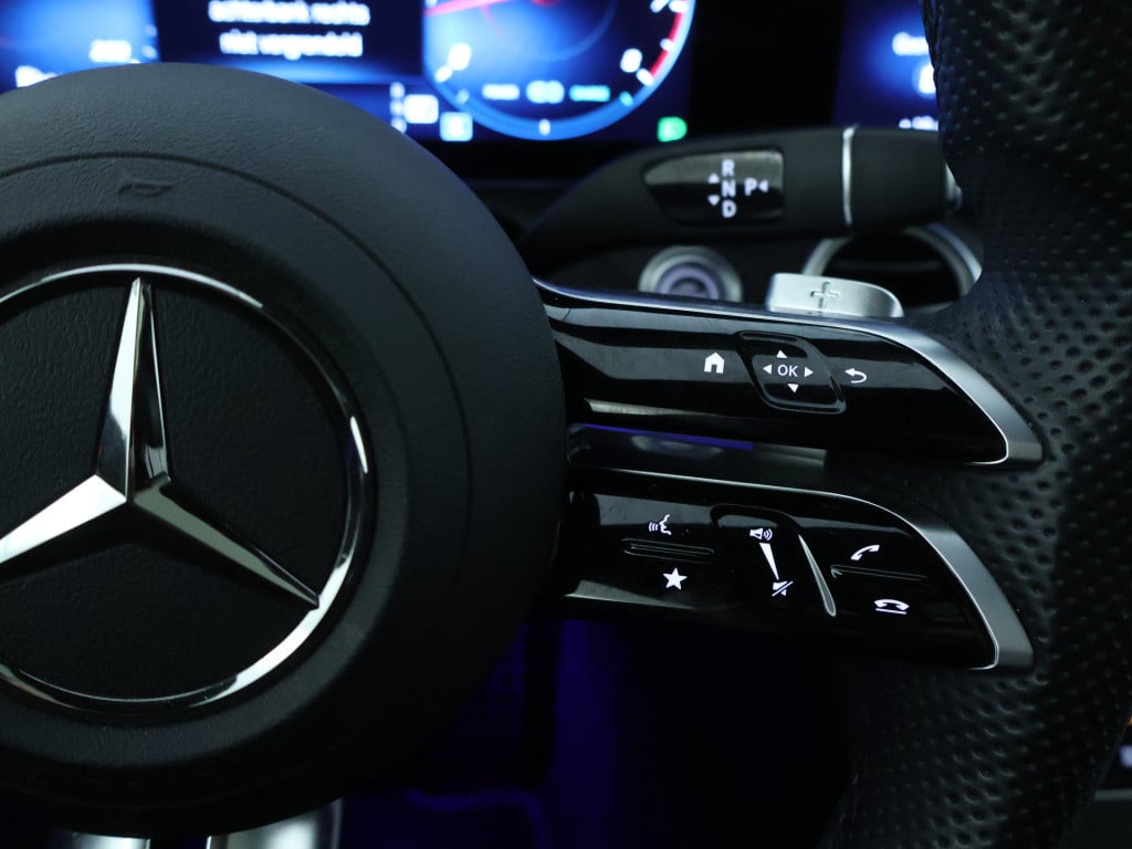 Mercedes-Benz E-Klasse 200 amg line | panoramadak | trekhaak | sfeerverlich