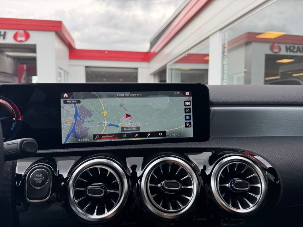Mercedes-Benz A-Klasse 250 e business solution amg limited