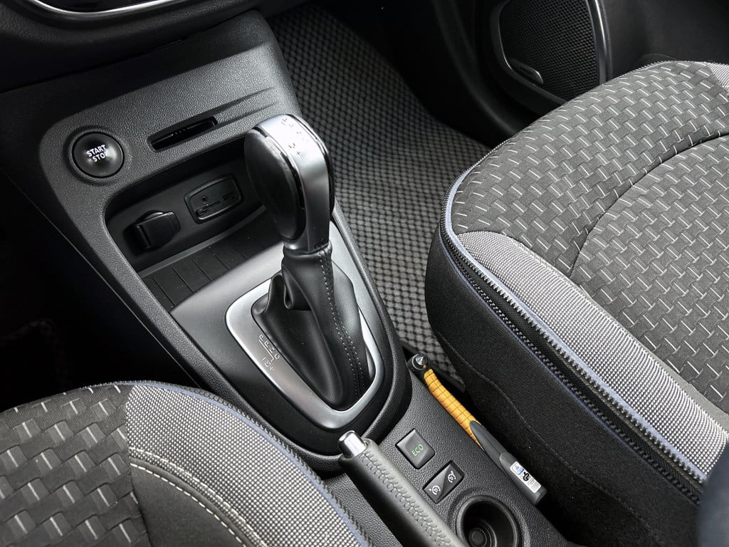 Renault Captur 1.3 tce intens / trekhaak / bose sound / camera / carplay-an