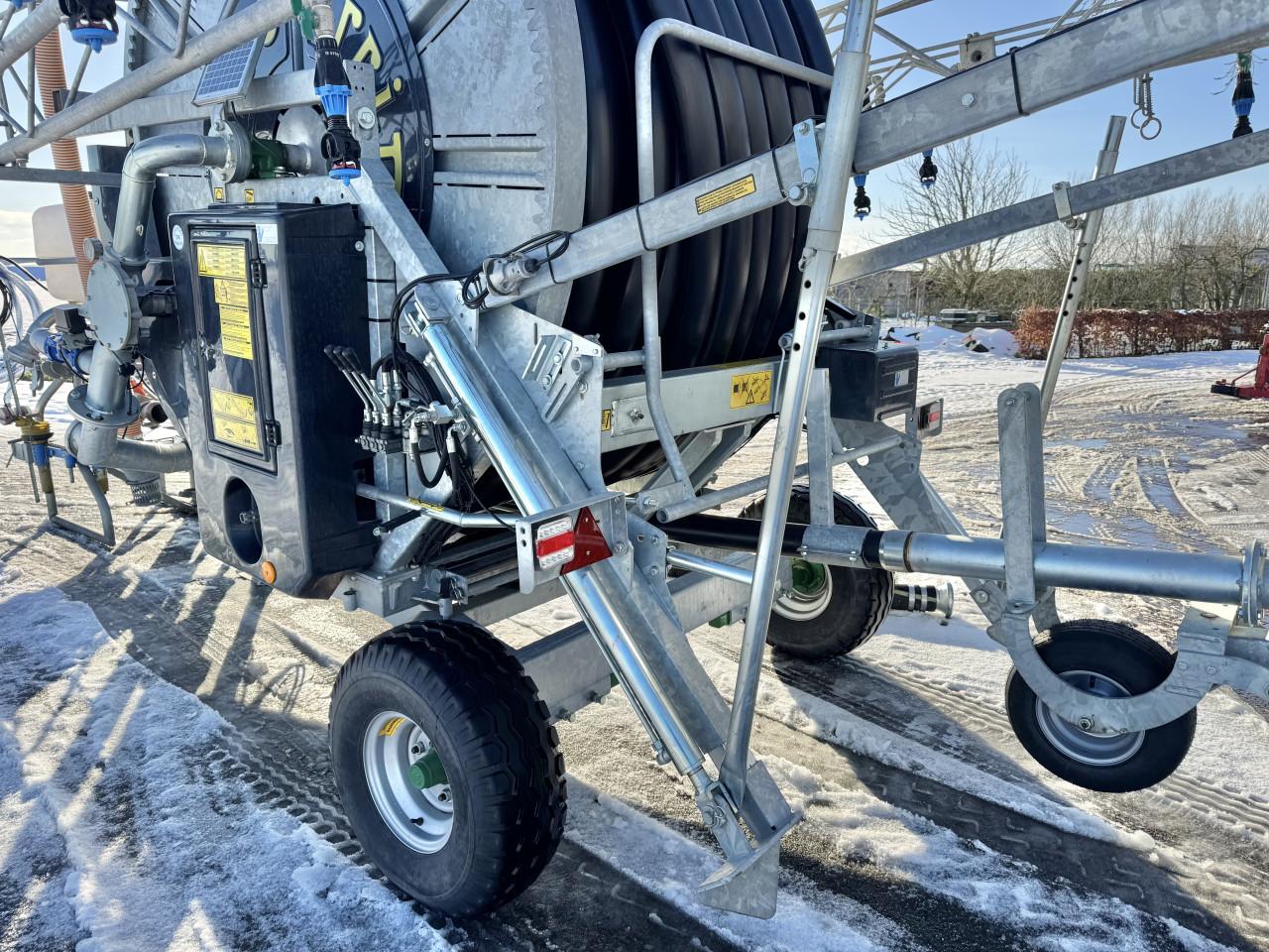 In nieuwstaat gegalvaniseerd haspel met sproeiboom + pomp 300/90