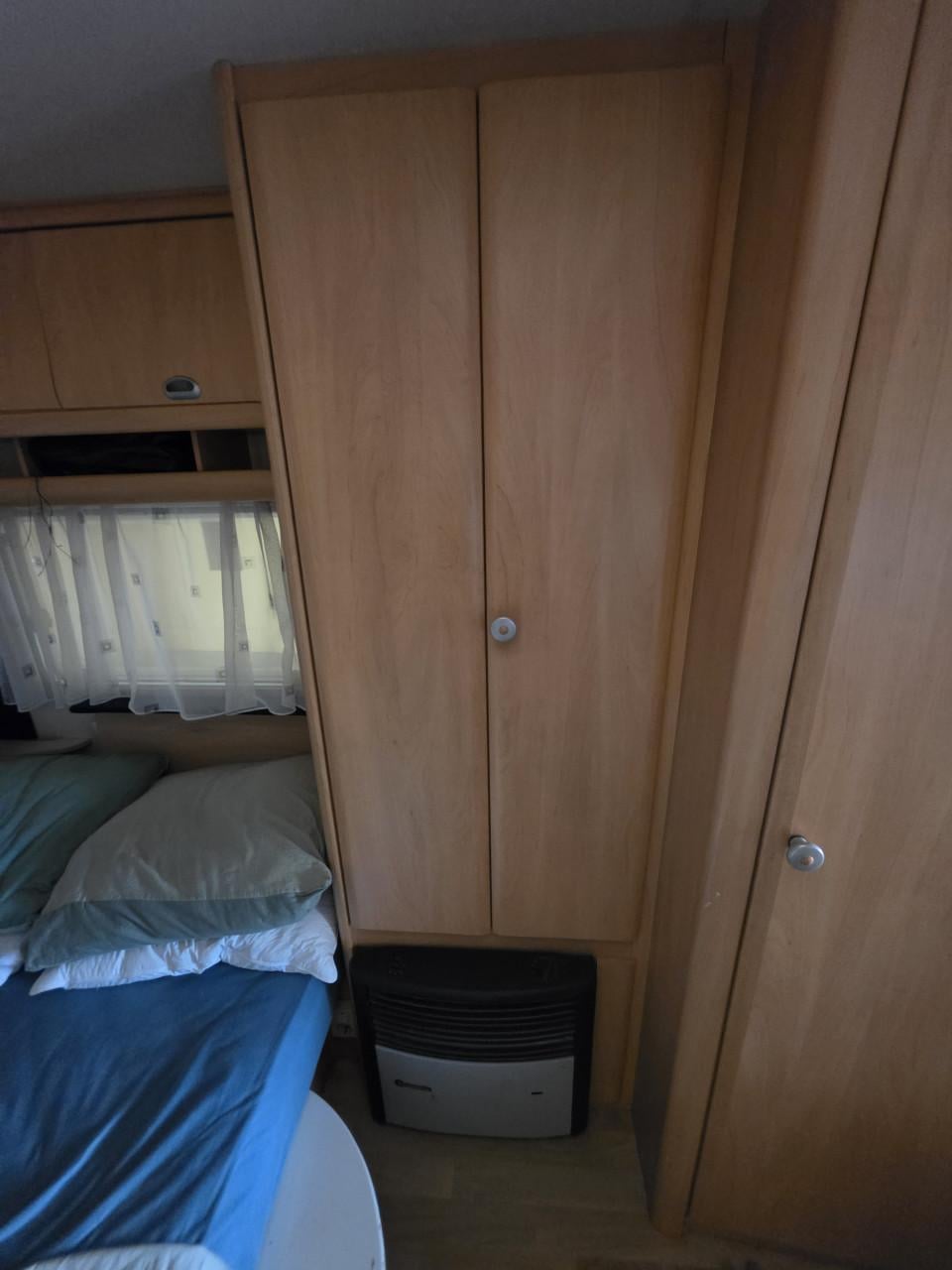 Caravan Hobby de luxe easy met mover voortent 2001