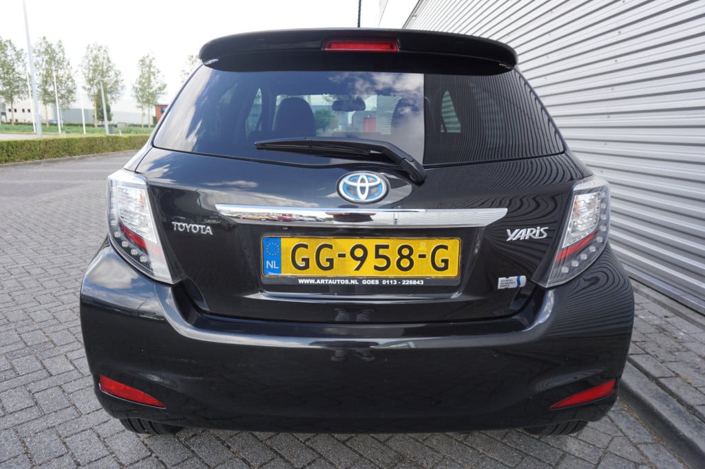 Toyota Yaris 1.5 full hybrid dynamic airco / camera / elektr. ramen / lm ve