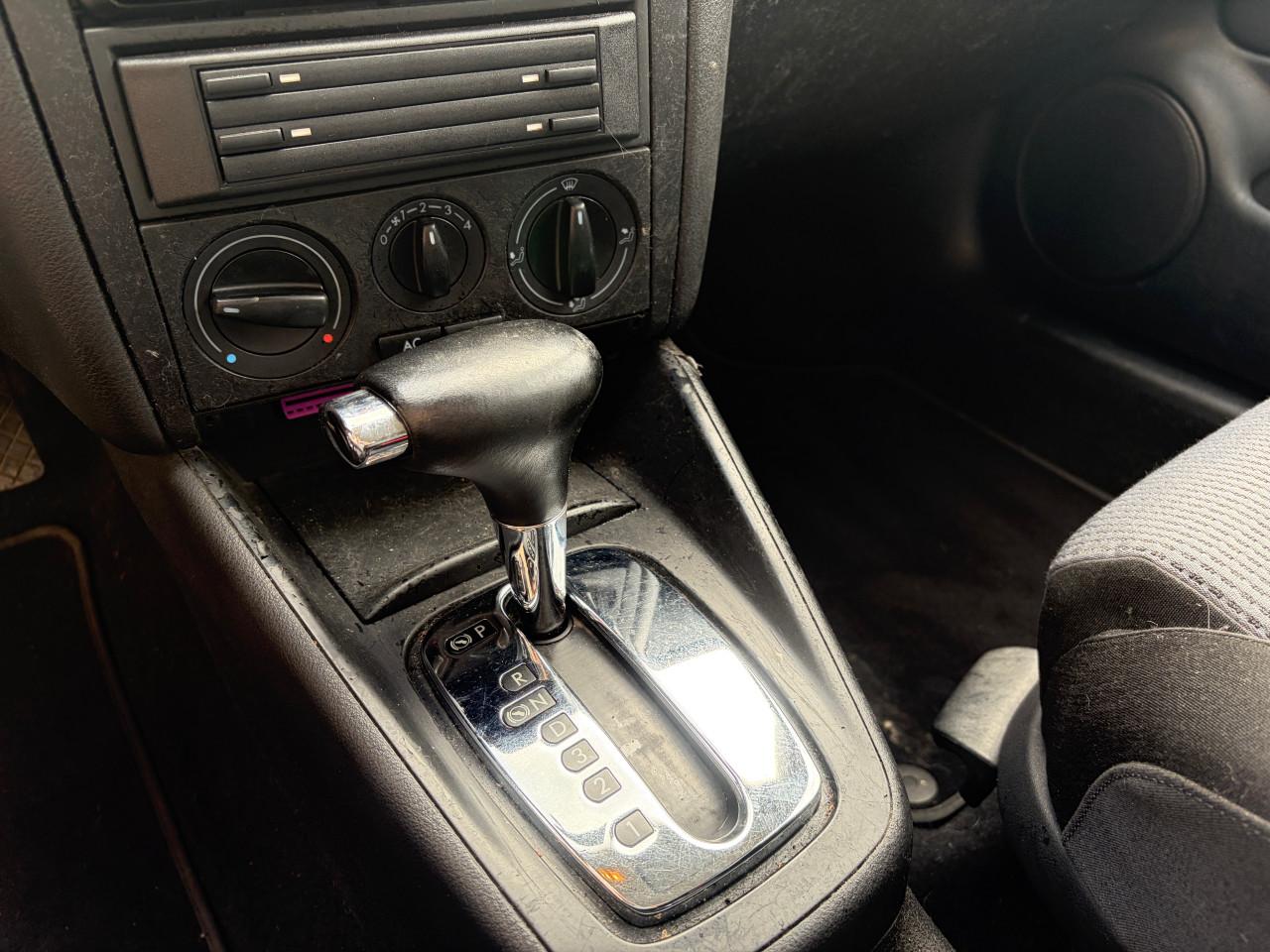 Volkswagen Golf 1.6i Automaat 2002 Airco Trekhaak Apk