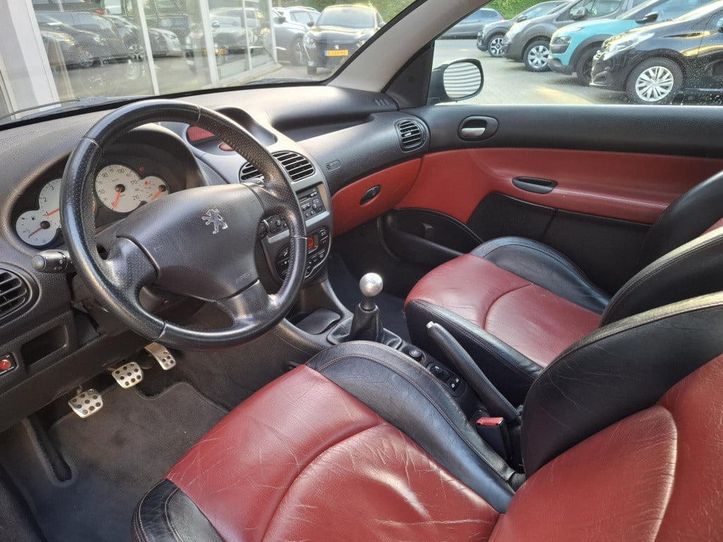 Peugeot 206 cc 2.0i 16v cabriolet clima/leder/park