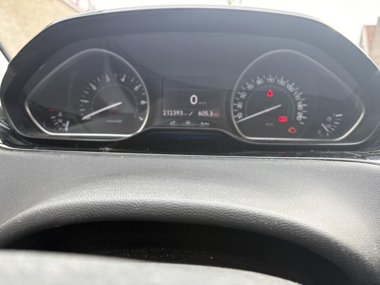 Peugeot 208 1.4 VTI 70KW/95PK 3-D 2012 Beige