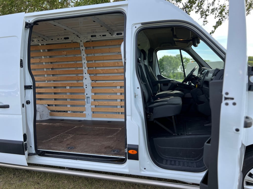 Renault Master t35 2.3 dci l3h3