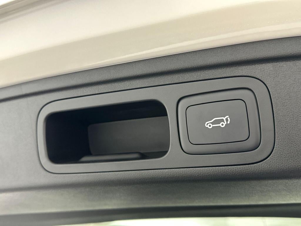 MG Hs mg phev 1.5 luxury madness deal edition