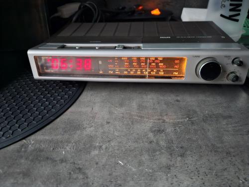 Philips 590 Electronic Clockradio - Vintage Wekker Radio