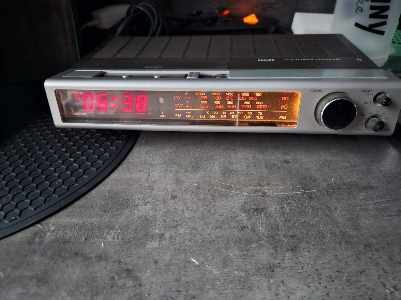 Philips 590 Electronic Clockradio - Vintage Wekker Radio