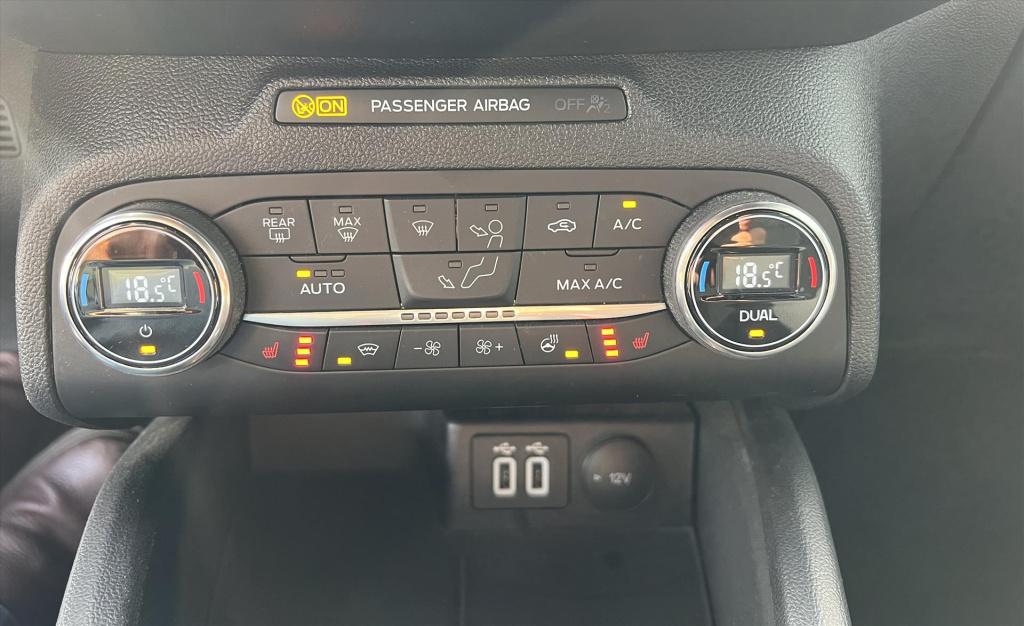 Ford Focus 1.0 ecoboost 125pk st line , trekhaak , carplay , climate contro