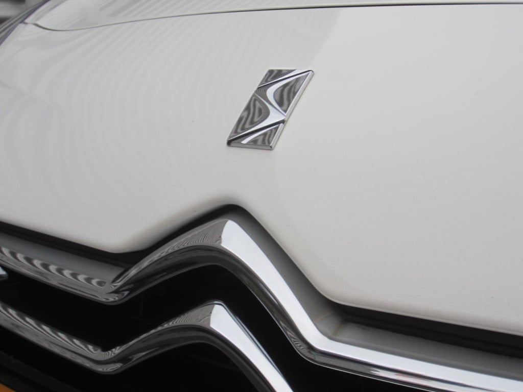 Citroen DS3 1.2 vti so chic clima/nav/park