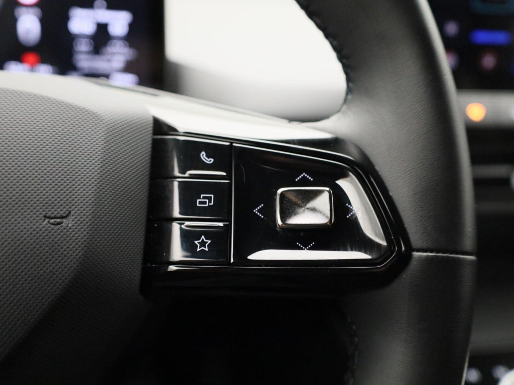 MG Mg4 64 kwh luxury | stoelverwarming | stuurverwarming | 360 camera | 435