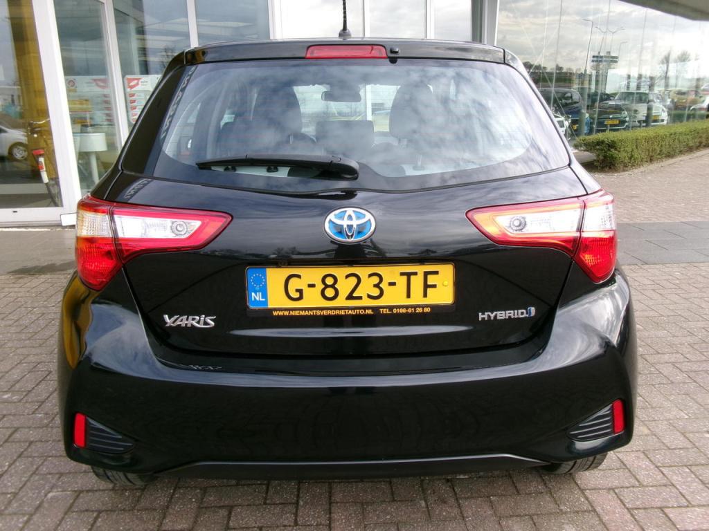 Toyota Yaris 1.5 hybrid clima, camera, multimedia, bluet.