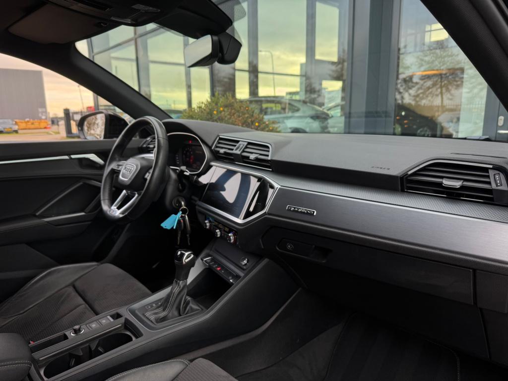 Audi Q3 sportback 45 tfsi quattro s-line * pano * black pack * trekhaak