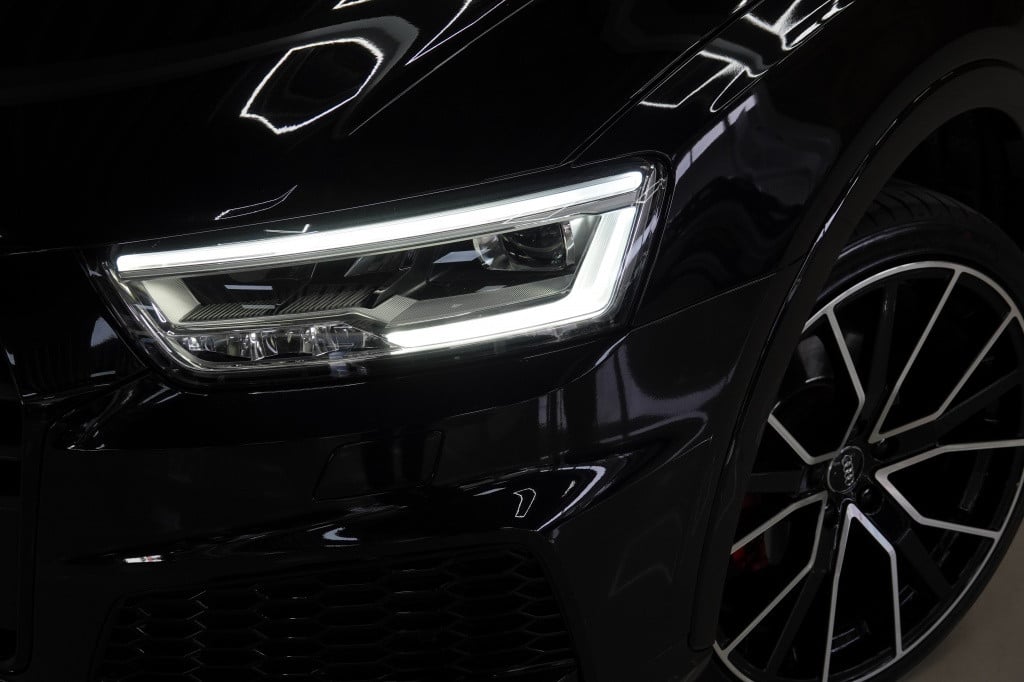 Audi Q3 s-line | drive select | bose | pdc |