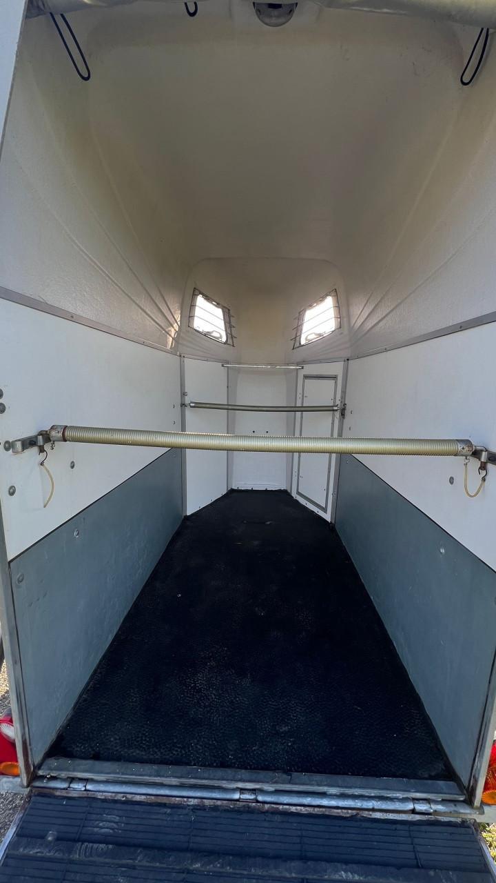 Prachtige goed onderhouden 1,5 paard trailer