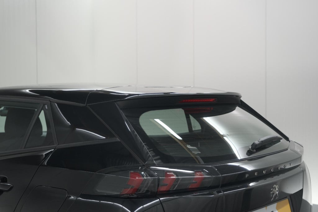 Peugeot 2008 puretech 130 eat8 active | parkeersensoren | navigatie | apple