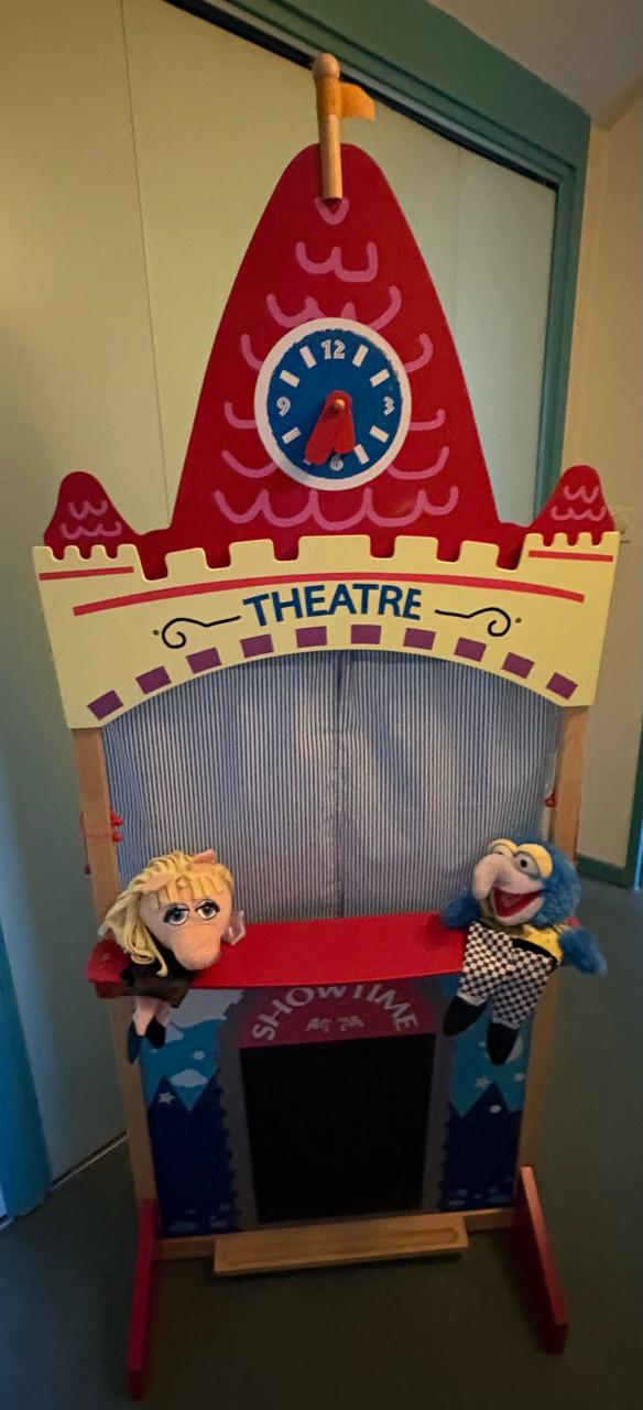 Poppenkast met poppen