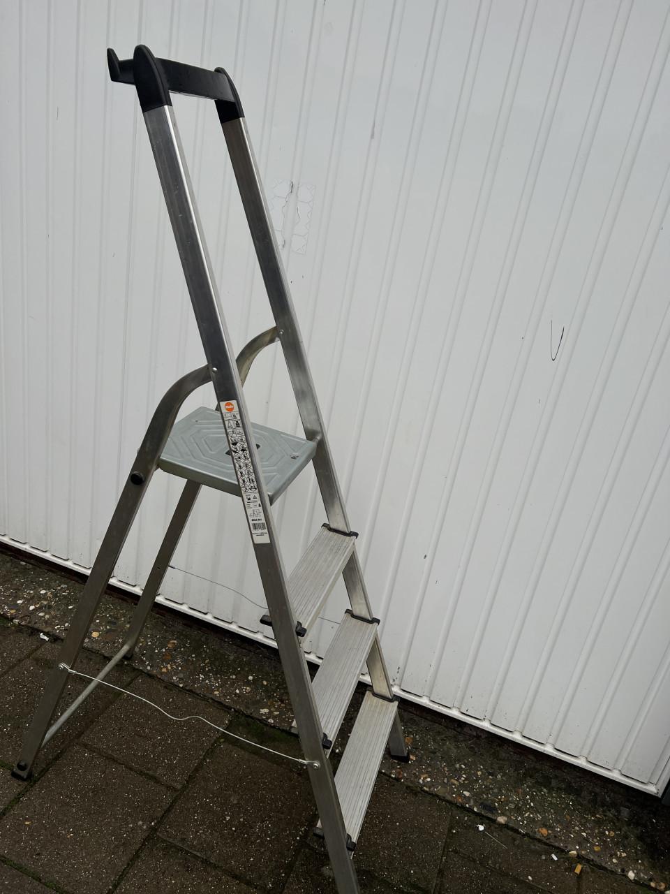 Als nieuwe Hailo Aluminium keuken/ huishoudtrap winkelprijs €80,-