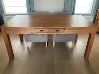Houten tafel 180 x 90 cm en vier stoelen landelijke stijl