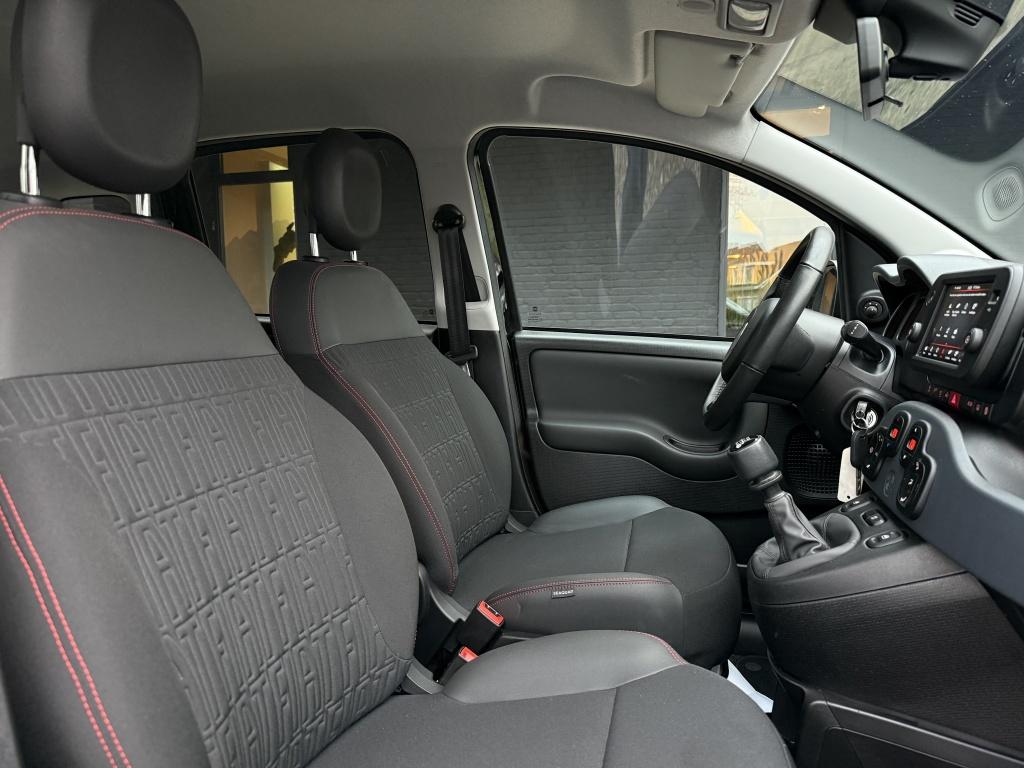 Fiat Panda 1.0 hybrid red cross // carplay , android auto //