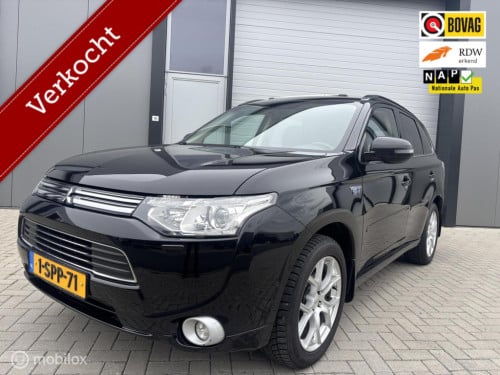 Mitsubishi Outlander 2.0 phev executive schuifdak, trekhaak