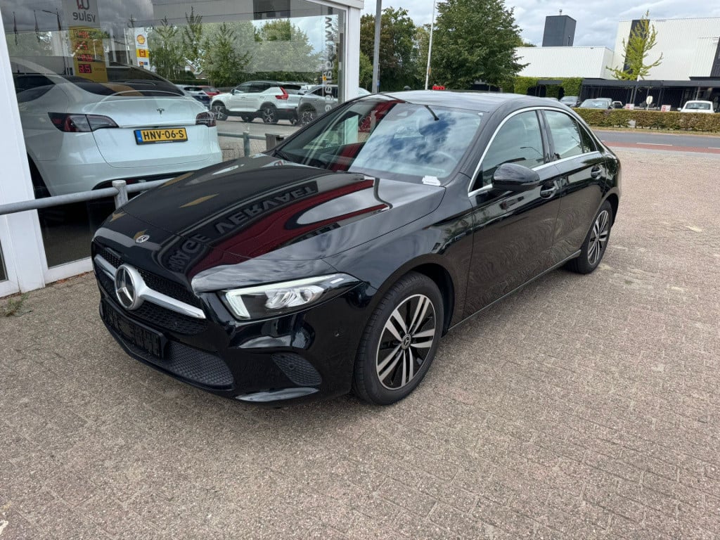 Mercedes-Benz A-Klasse 250 e business solution luxury limited