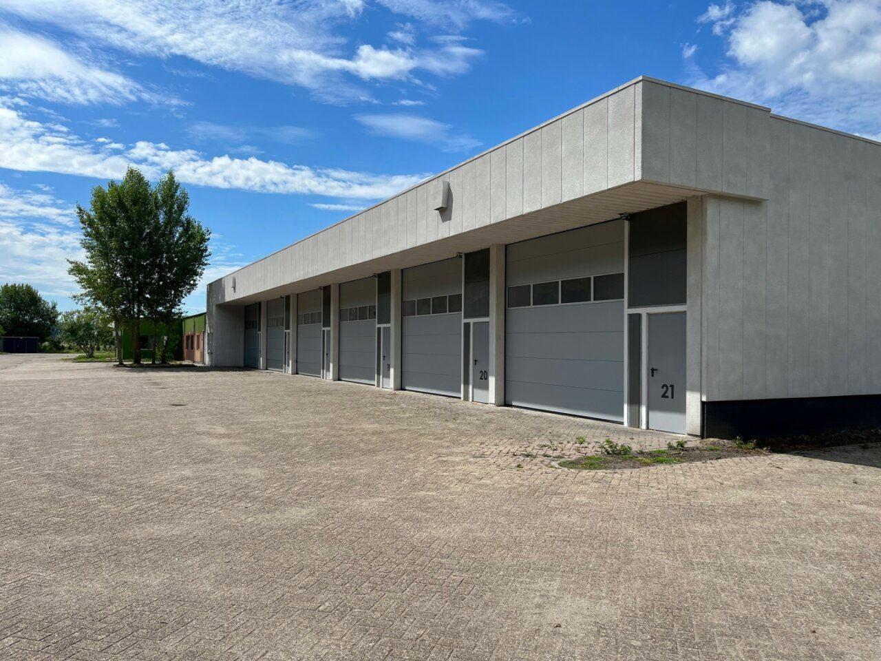 TE HUUR | Bedrijfsruimtes in Axel