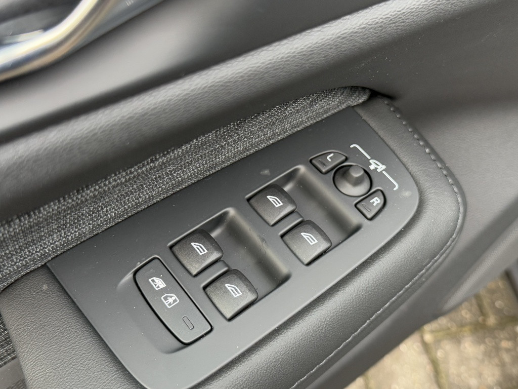 Volvo V60 b3 essential edition